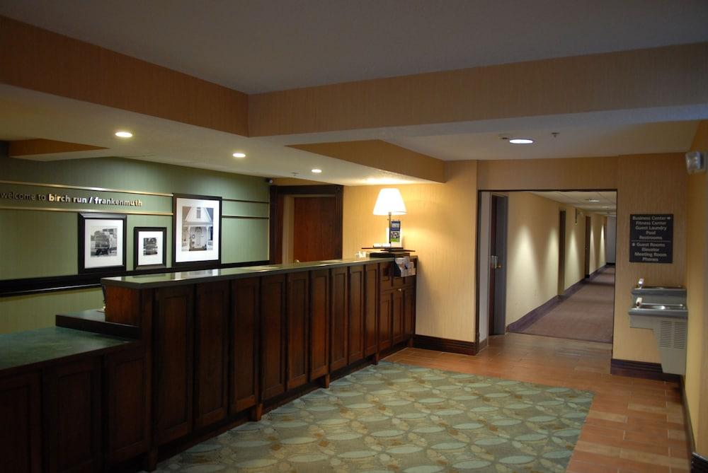 Hampton Inn Birch Run Exteriör bild